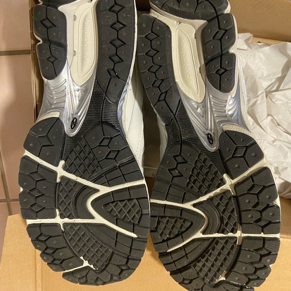 New Balance 2002R Atlas / Lemon Haze - Picture 4 of 6